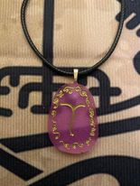 Women rune